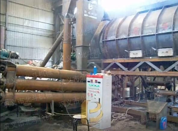 臥式木片炭化機(jī)生產(chǎn)現(xiàn)場拍攝