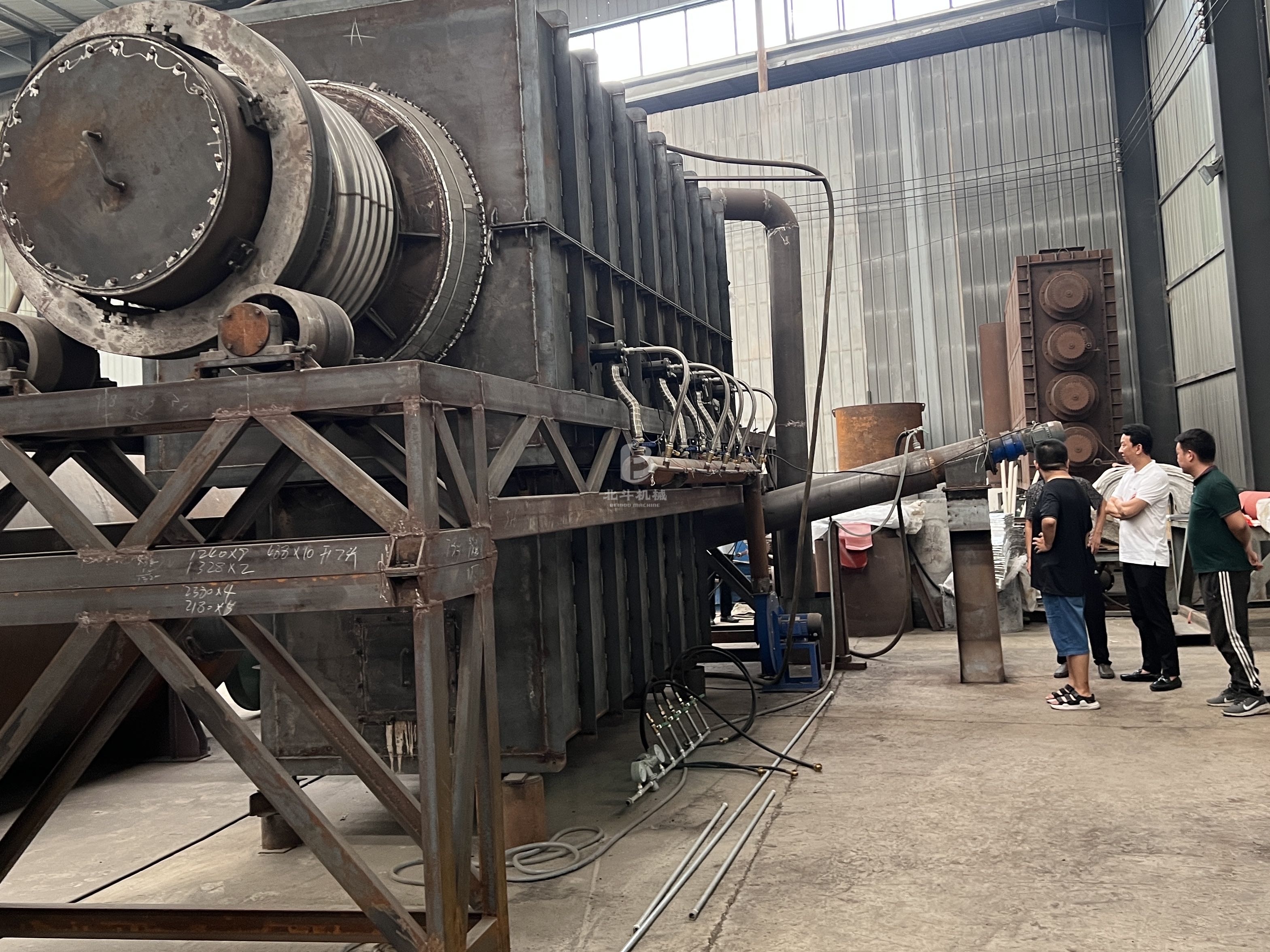 歡迎廣東客戶前來(lái)洽談炭化機(jī)生產(chǎn)線事宜