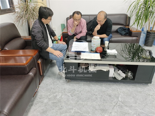 我們?yōu)樯轿骺蛻粼O計的核桃殼炭化機方案具有什么優(yōu)勢