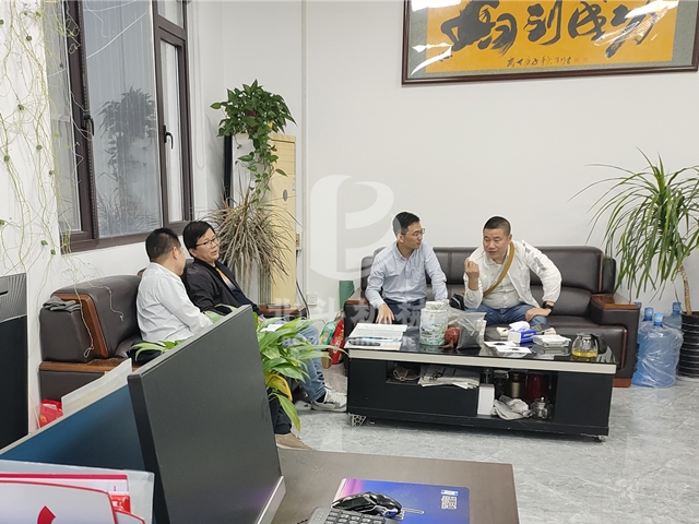 新能源電池炭化機(jī)協(xié)助客戶打開(kāi)電池回收新領(lǐng)域